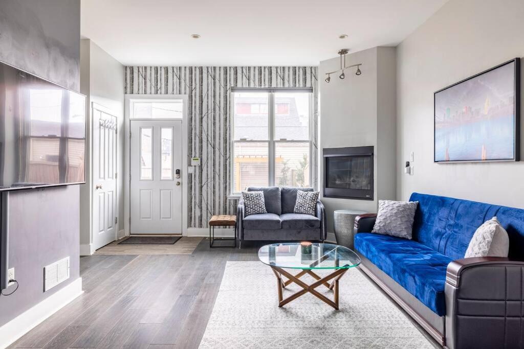 4 Bedroom 3 Bath Sleeps 10 Pet Friendly Private Backyard, 2 Car Garage, City Views, Close To All Stadiums And Casino Pittsburgh Kültér fotó