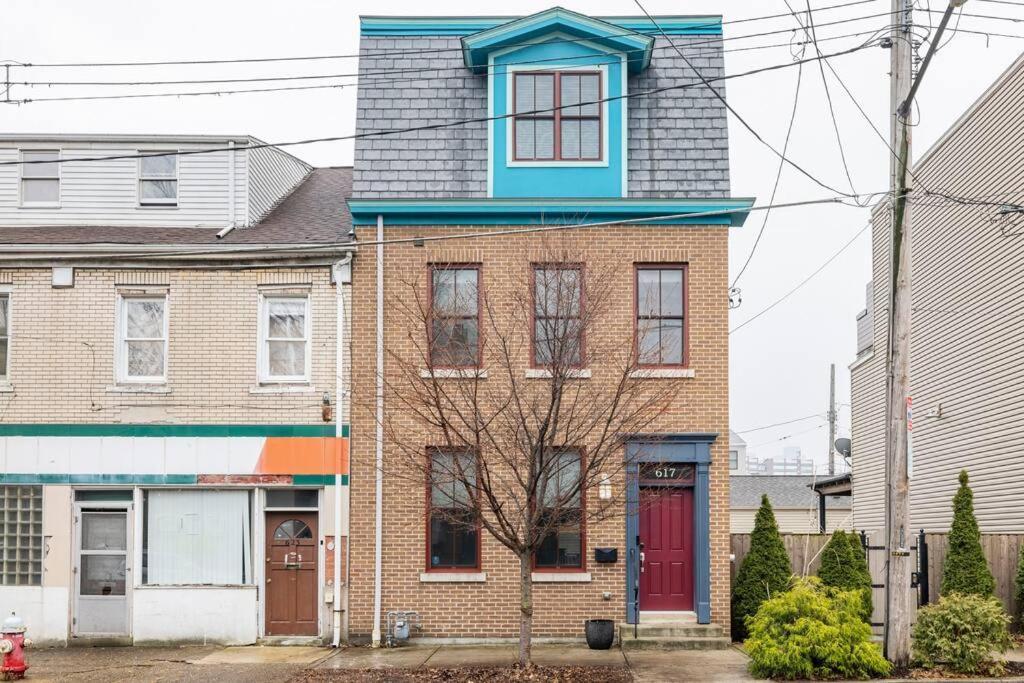 4 Bedroom 3 Bath Sleeps 10 Pet Friendly Private Backyard, 2 Car Garage, City Views, Close To All Stadiums And Casino Pittsburgh Kültér fotó