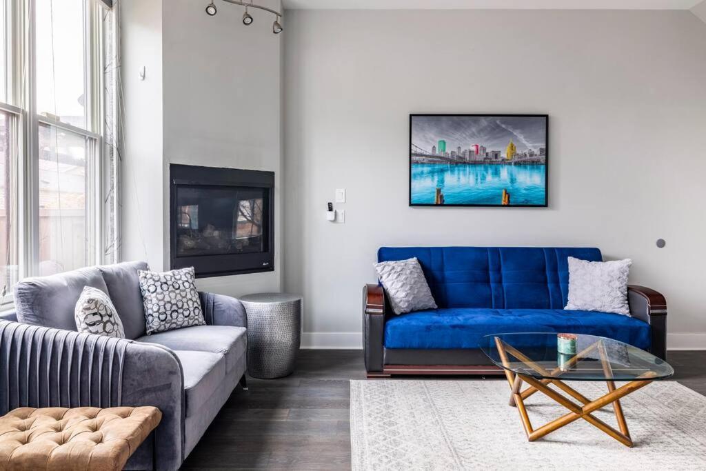 4 Bedroom 3 Bath Sleeps 10 Pet Friendly Private Backyard, 2 Car Garage, City Views, Close To All Stadiums And Casino Pittsburgh Kültér fotó