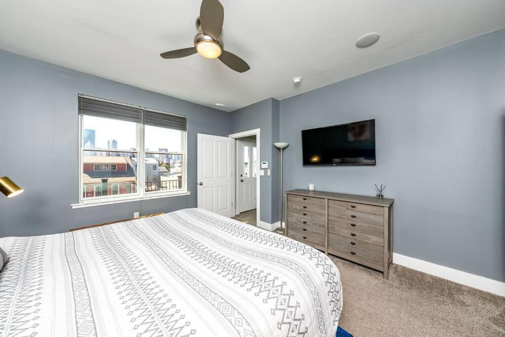 4 Bedroom 3 Bath Sleeps 10 Pet Friendly Private Backyard, 2 Car Garage, City Views, Close To All Stadiums And Casino Pittsburgh Kültér fotó