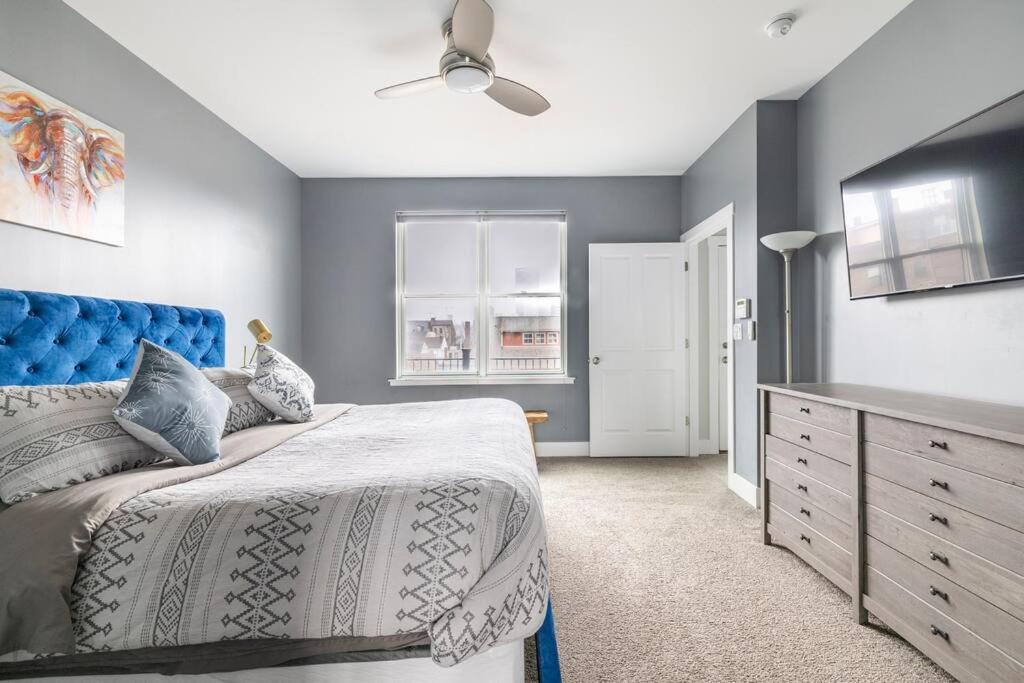 4 Bedroom 3 Bath Sleeps 10 Pet Friendly Private Backyard, 2 Car Garage, City Views, Close To All Stadiums And Casino Pittsburgh Kültér fotó