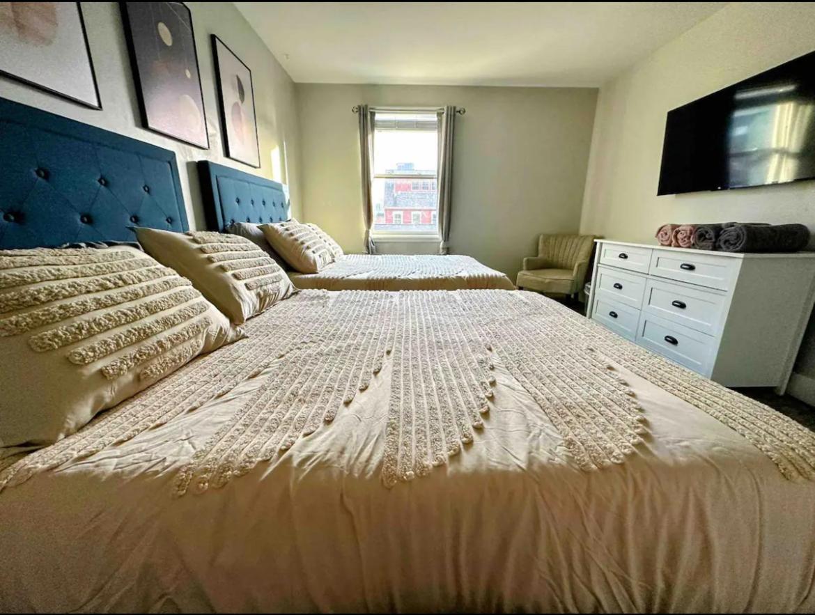4 Bedroom 3 Bath Sleeps 10 Pet Friendly Private Backyard, 2 Car Garage, City Views, Close To All Stadiums And Casino Pittsburgh Kültér fotó